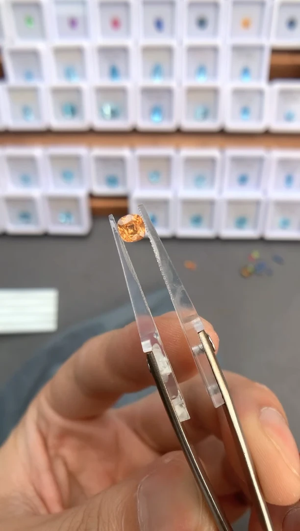 未镶嵌裸石定制石榴石0.72ct