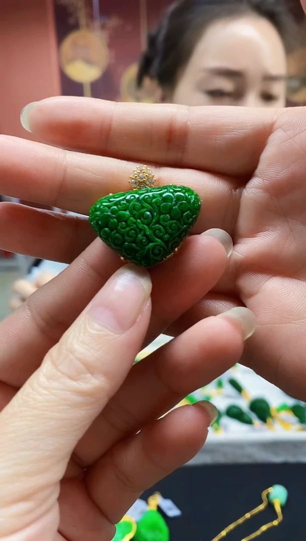 颈饰未镶嵌翡翠翡翠吊坠24