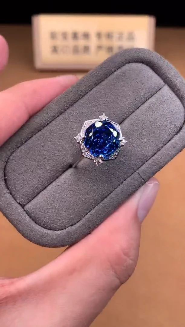 银S925镶嵌戒指托帕石1111