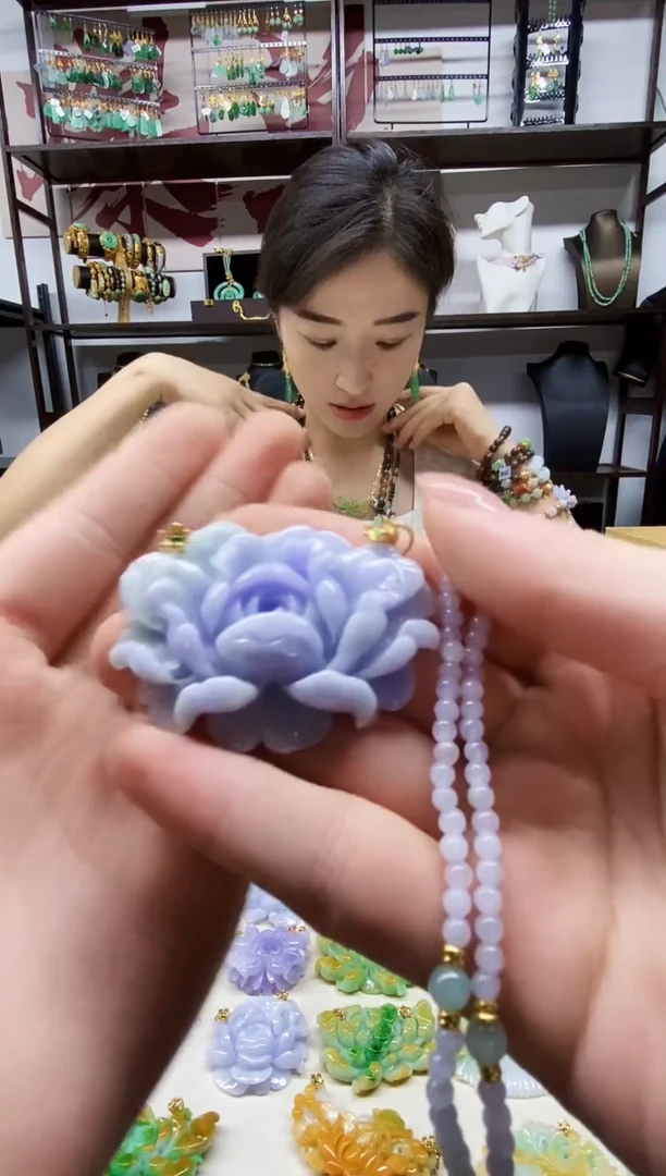 颈饰未镶嵌翡翠吊坠