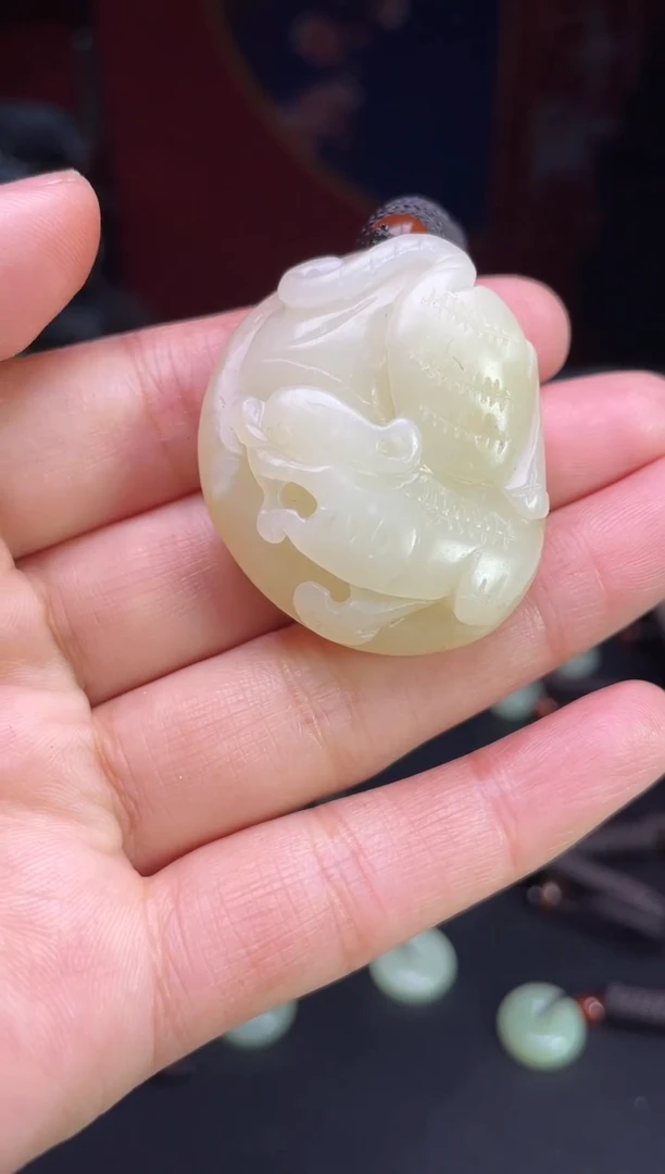 颈饰未镶嵌和田玉1