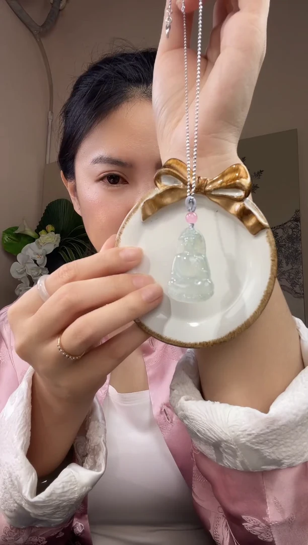 翡翠18K金镶嵌颈饰回流