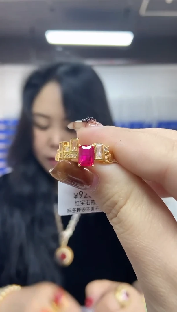 【闪购商品】红宝石戒指未镶嵌多样性发其一颜色微差