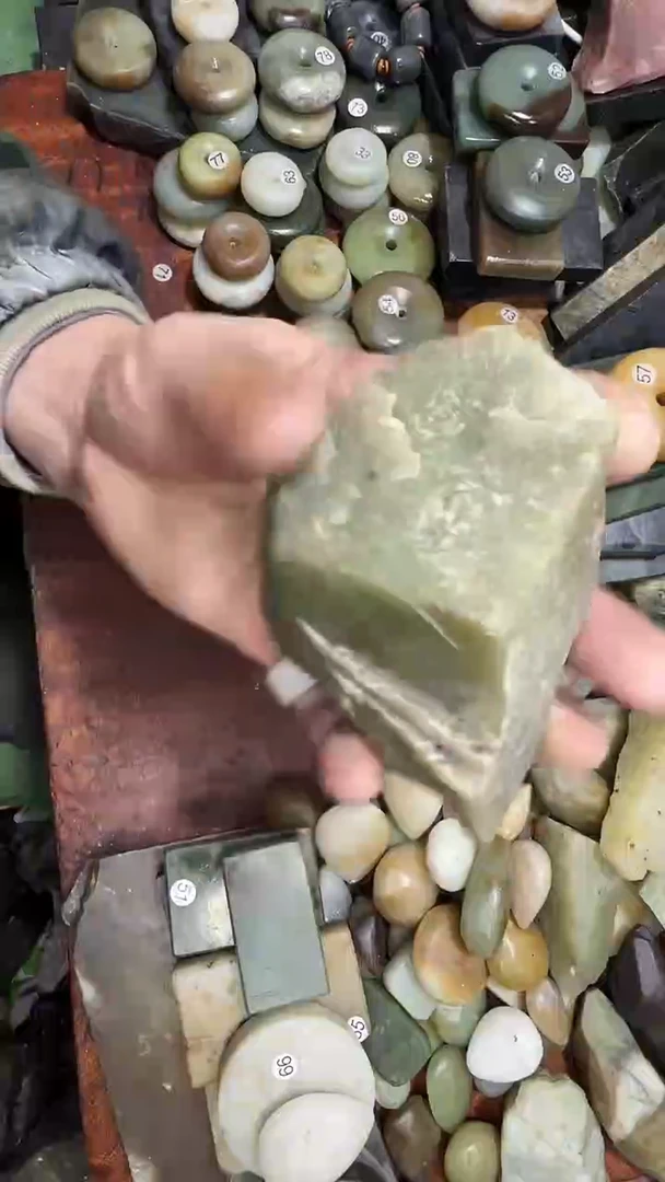 未镶嵌和田玉珠宝半成品1