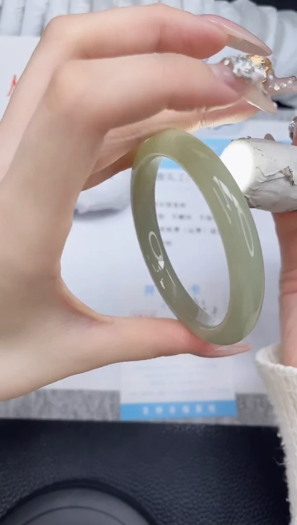 未镶嵌手镯石英质玉90-58.9