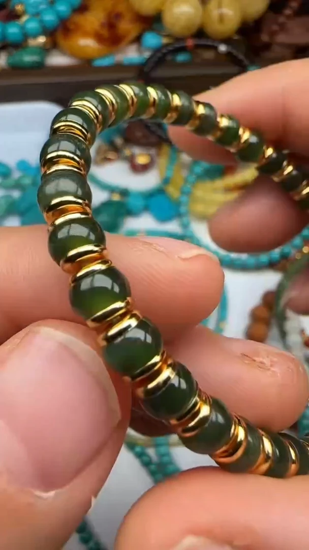 颈饰足银镀金镶嵌和田玉（糖玉）特特特特