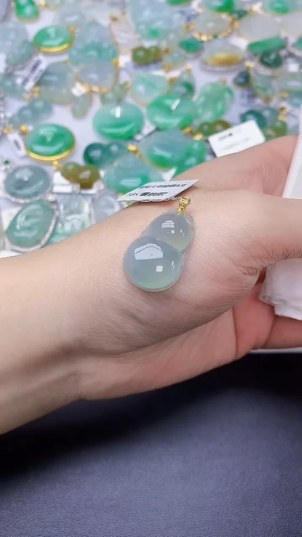 颈饰18K金镶嵌翡翠 天然缅甸A货百元以上9元证书费自理