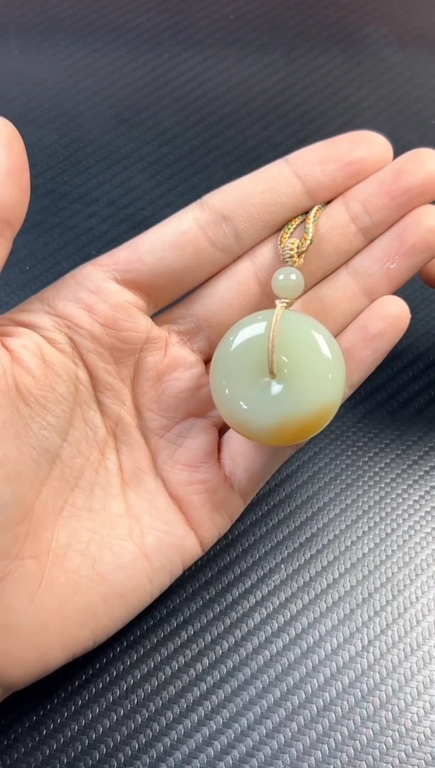 颈饰未镶嵌和田玉若羌微色差