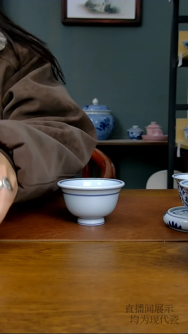 陶瓷白胎大压手杯（无底款）