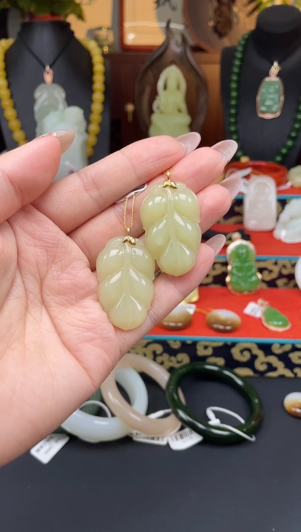 和田玉18K金镶嵌颈饰吊坠多样性发其一ge52