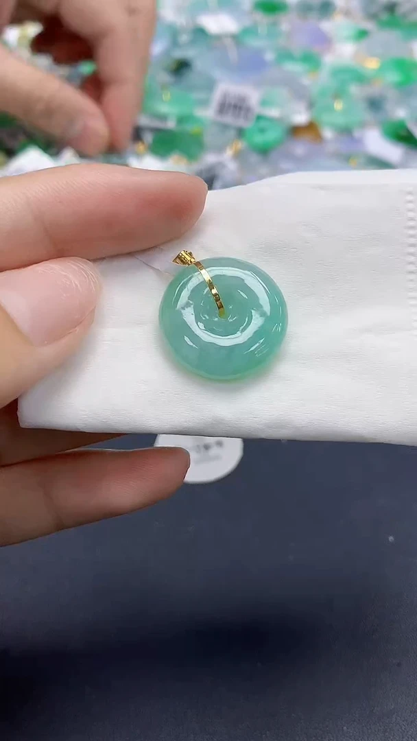 翡翠未镶嵌颈饰天然缅甸a货翡翠