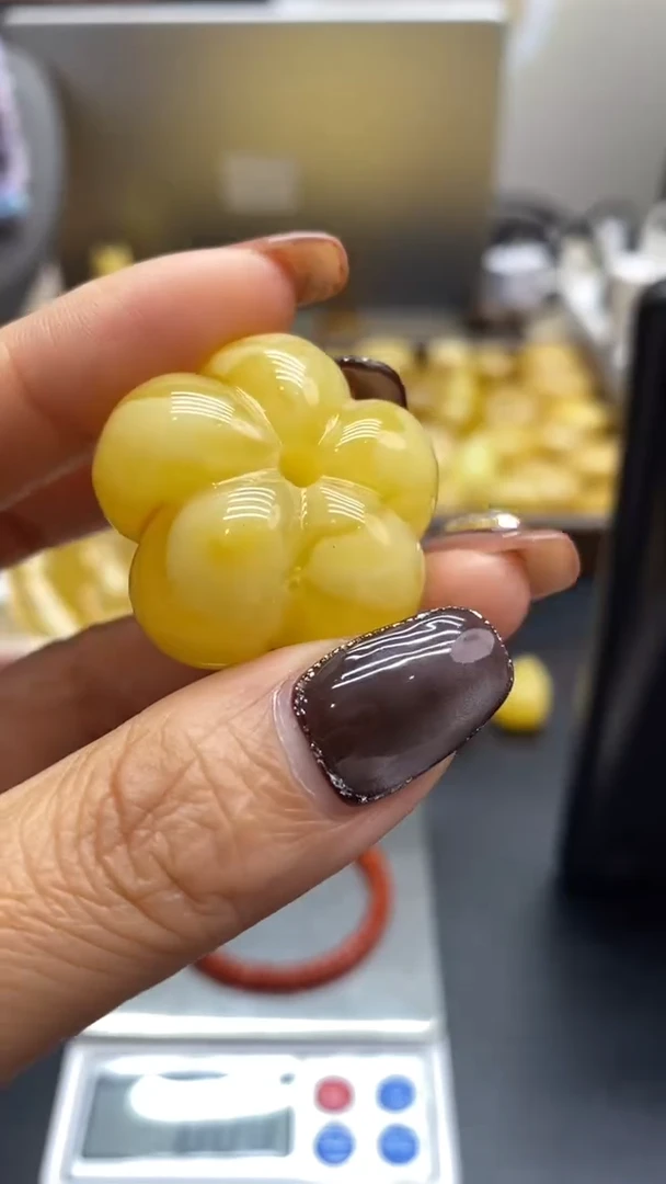 琥珀未镶嵌珠宝奇石981