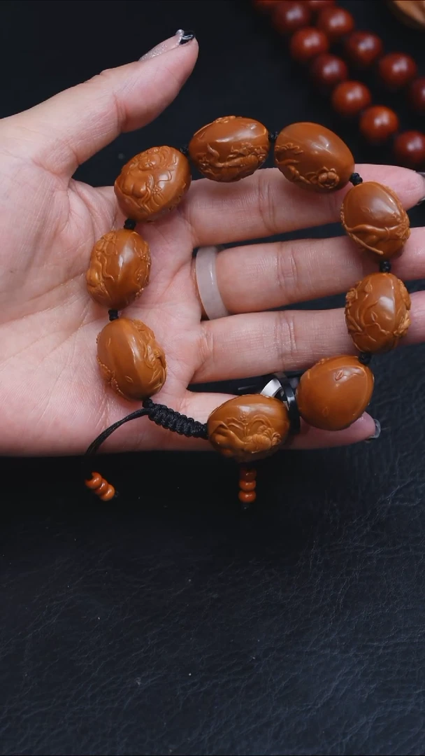 吊坠橄榄核2.1铁核美女