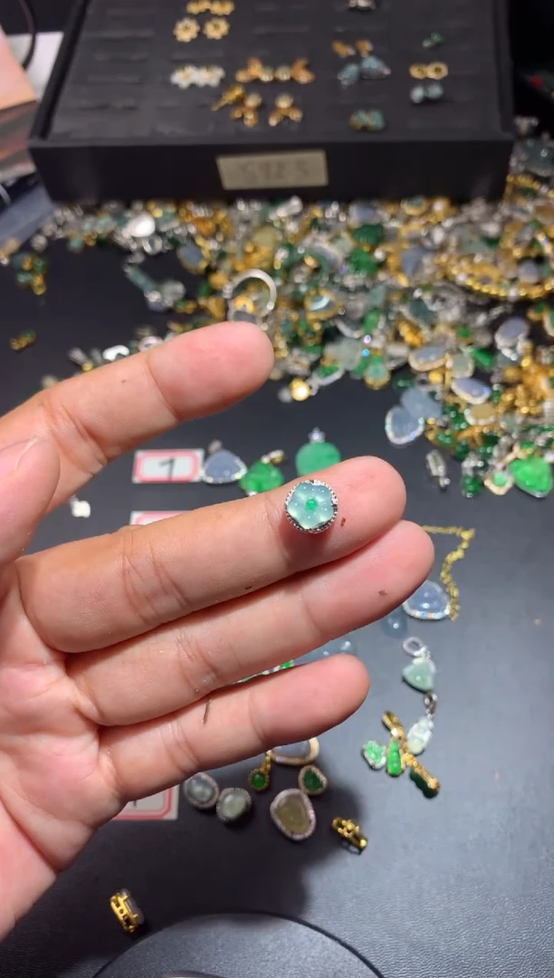 吊坠(不含链)银S925镶嵌翡翠N****i1