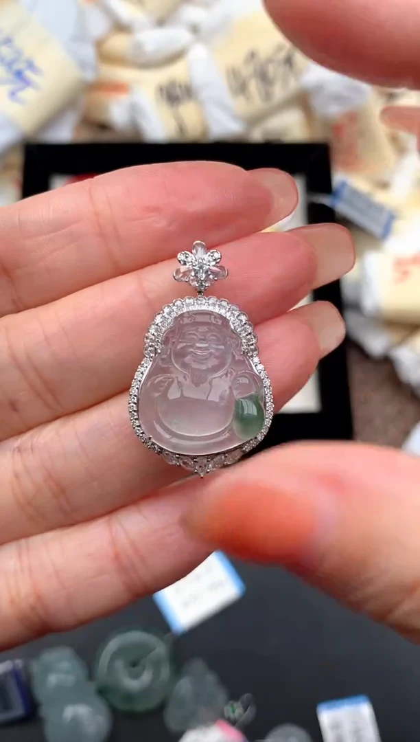 18K金镶嵌挂件翡翠1