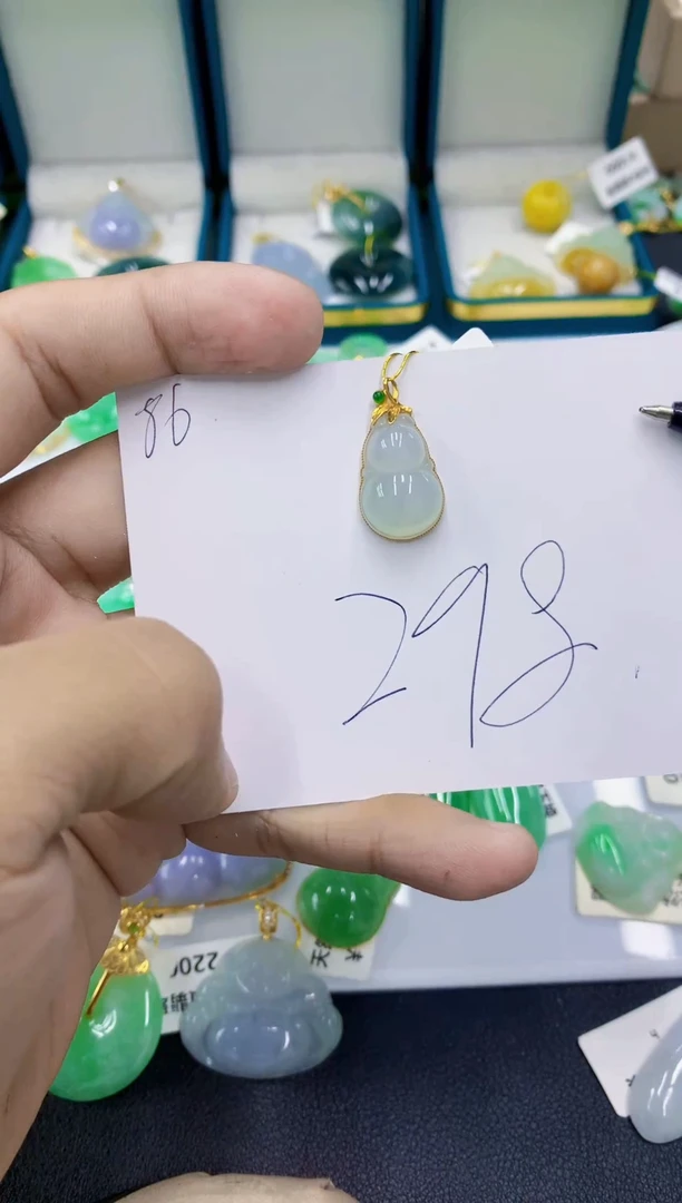 颈饰18K金镶嵌翡翠11111111