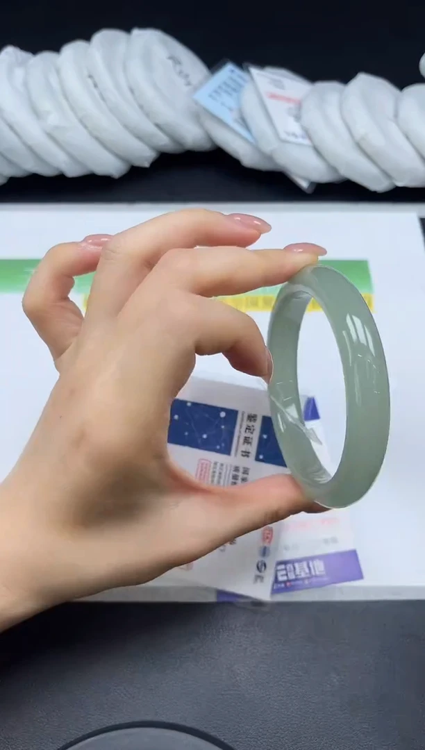 未镶嵌手镯石英质玉044-601