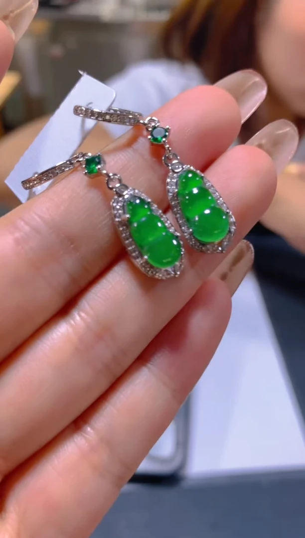 未镶嵌翡翠耳饰多样性发一