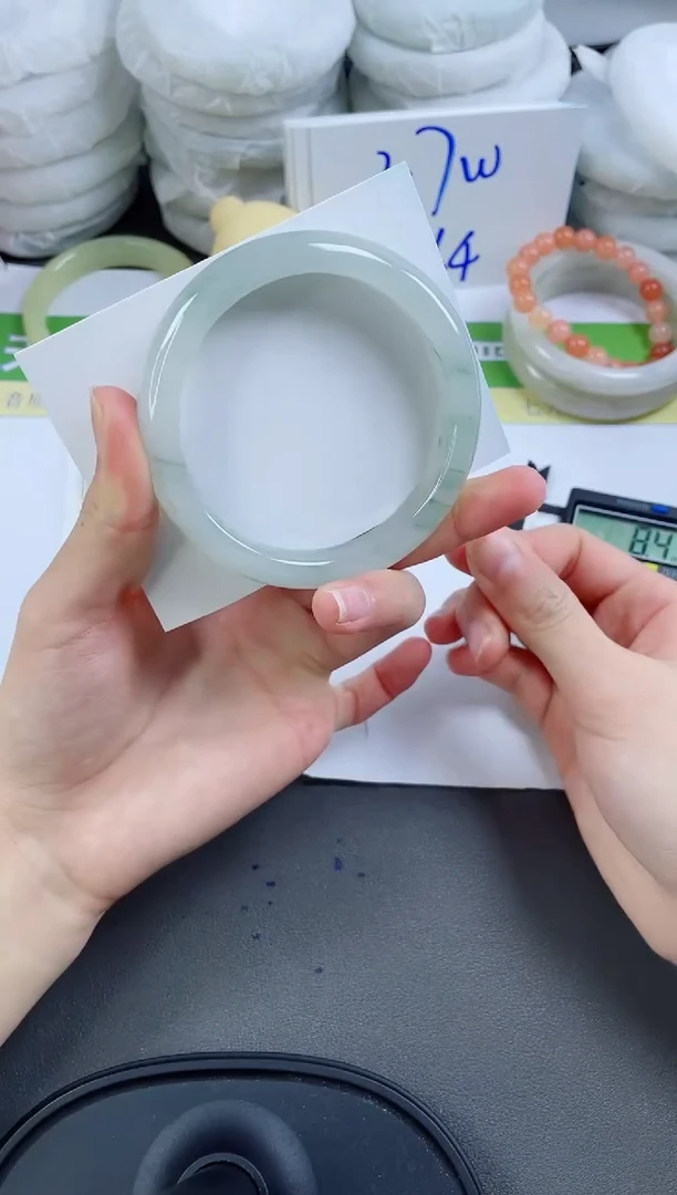 【闪购商品】石英质玉手镯未镶嵌124-60.7