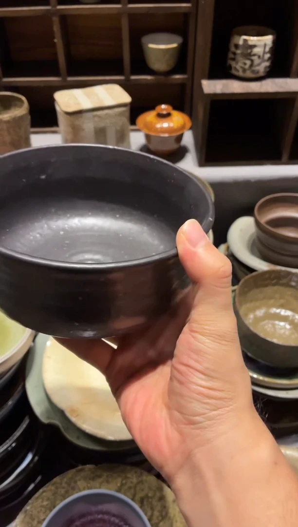 瓷片?***?169黑色粗陶手工钵1个