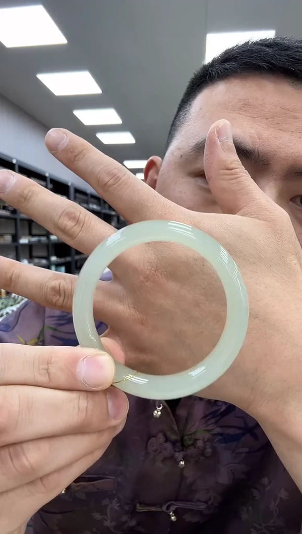 【闪购商品】和田玉手镯未镶嵌56-57  223