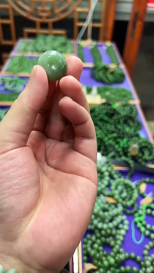 未镶嵌手串和田玉俄料猫眼平安扣