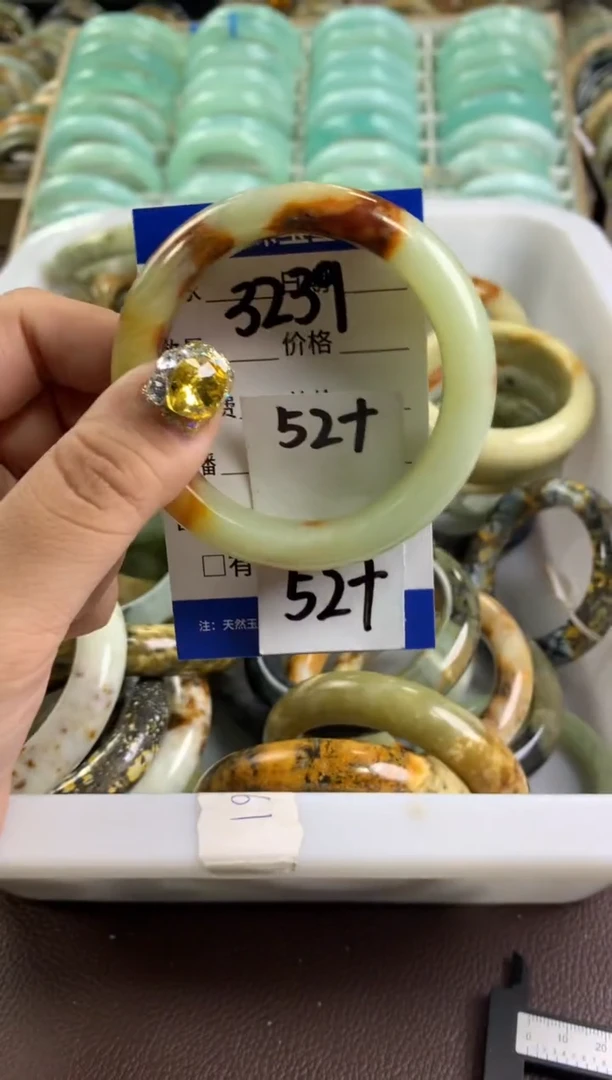 【闪购商品】蛇纹石玉手镯未镶嵌3239