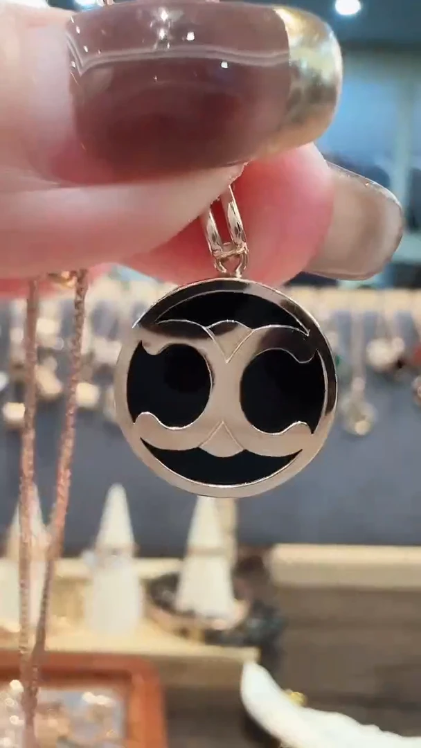 18K金镶嵌定制玛瑙18K金黑红饼吊坠不含链