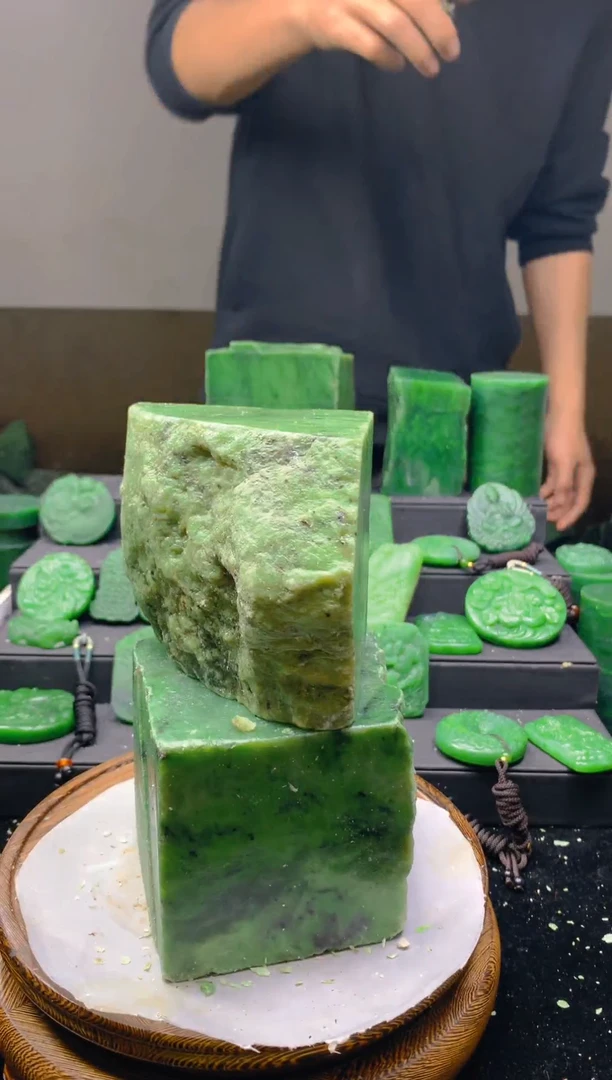 未镶嵌和田玉珠宝半成品1