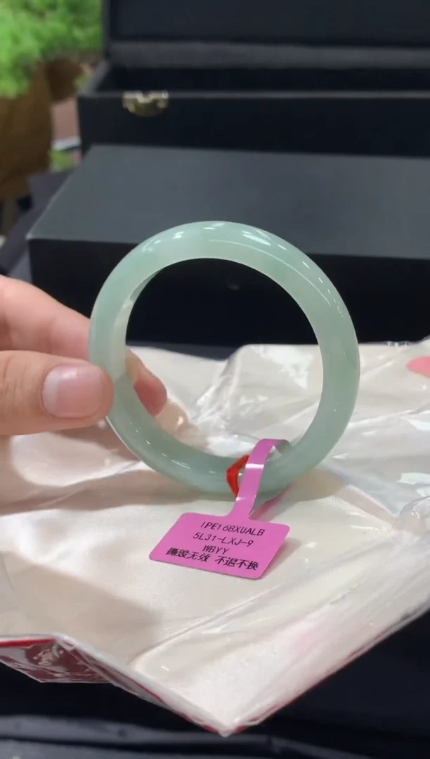 未镶嵌手镯翡翠翡翠手镯