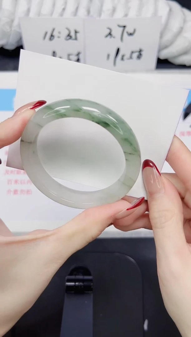 【闪购商品】石英质玉手镯未镶嵌278