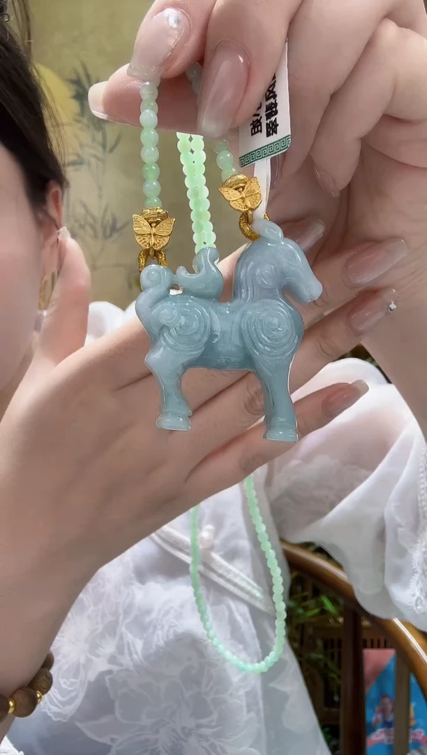 颈饰未镶嵌翡翠吊坠