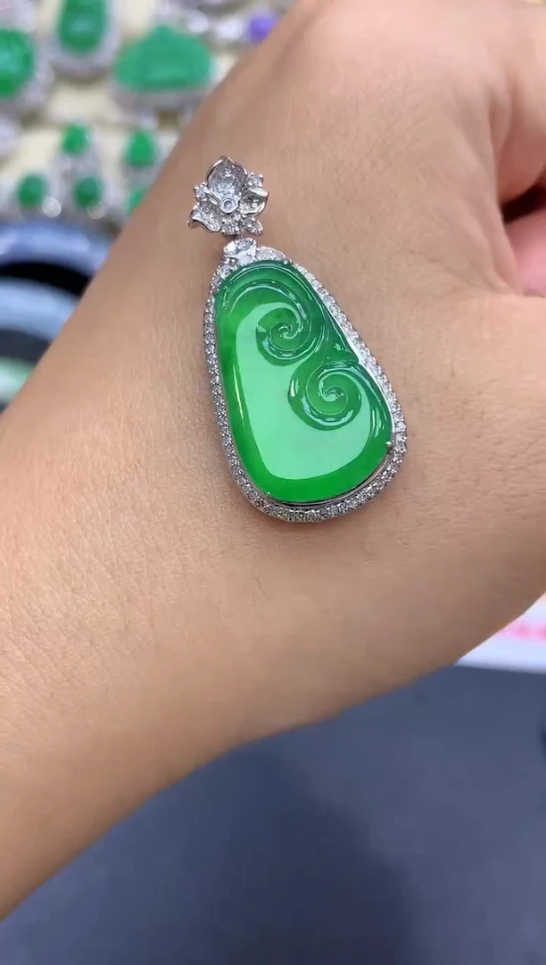 颈饰18K金镶嵌翡翠491-中国好珍宝