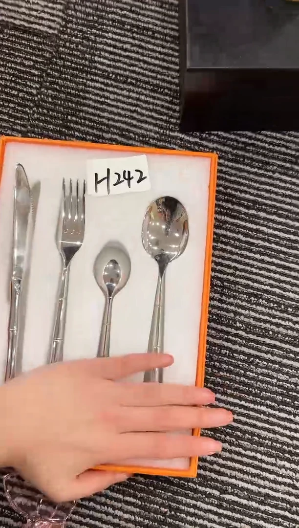 【闪购商品】杯H242--------------