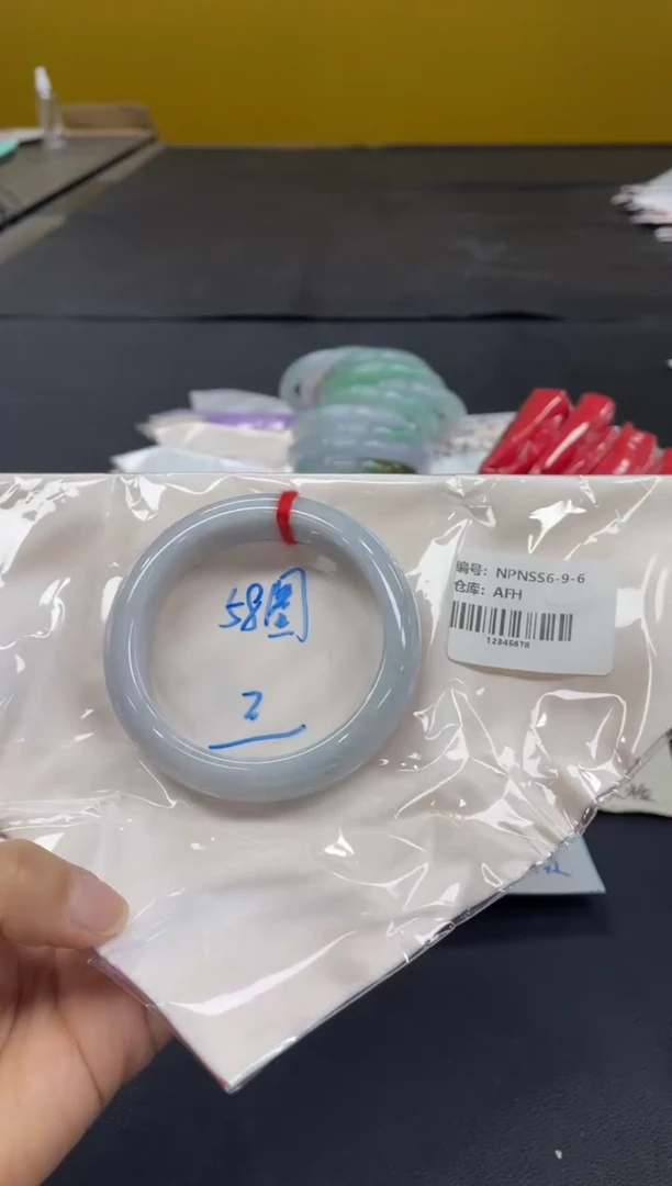 未镶嵌手镯翡翠翡翠手镯