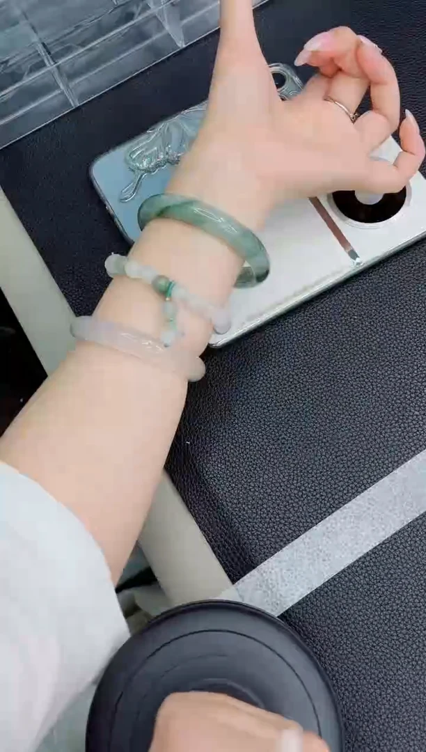 石英质玉手镯未镶嵌a76-58.3