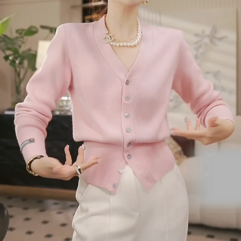 2025秋冬新款V领高腰单排扣长袖开衫女针织衫LK2508019