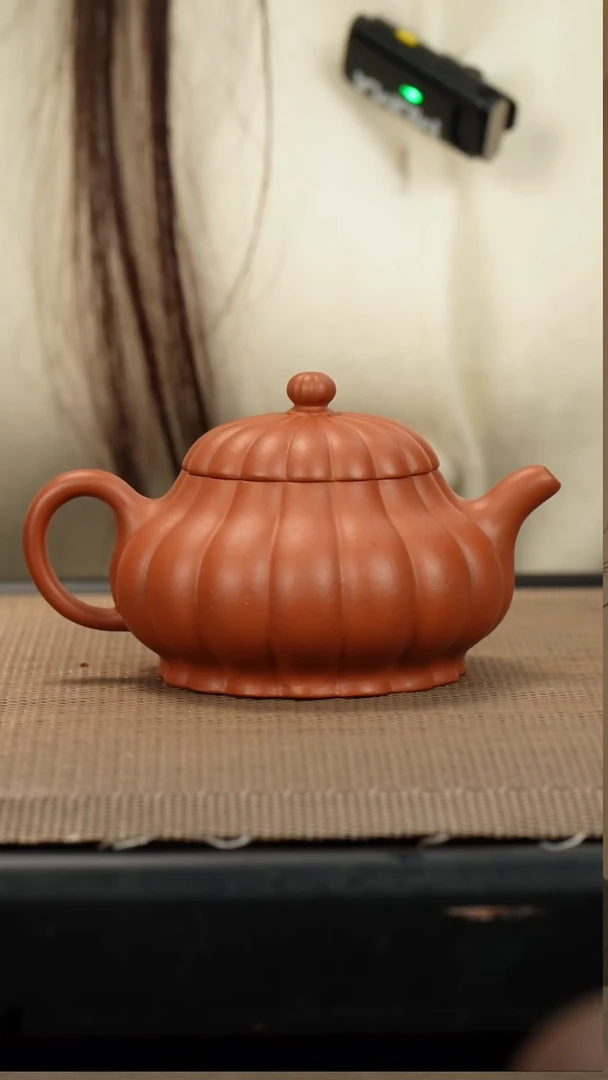茶壶紫砂生砂朱泥筋纹菊蕾150