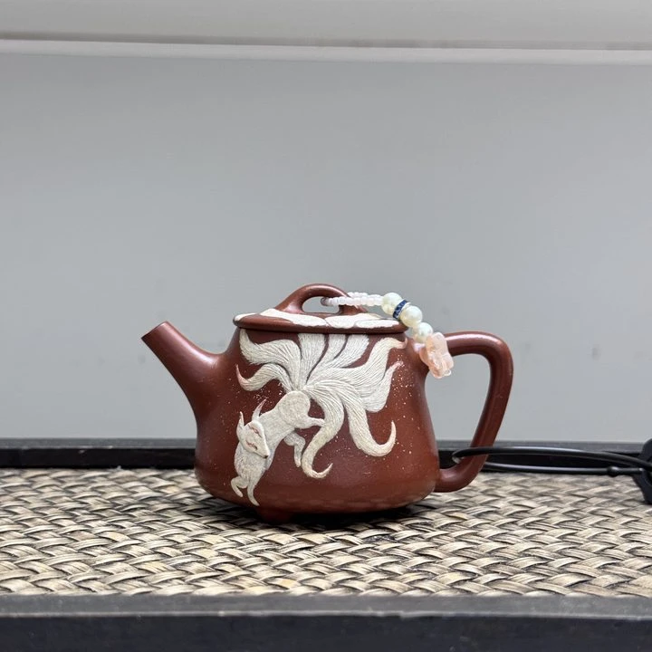 HJ530大红袍"九尾狐"高石瓢110cc