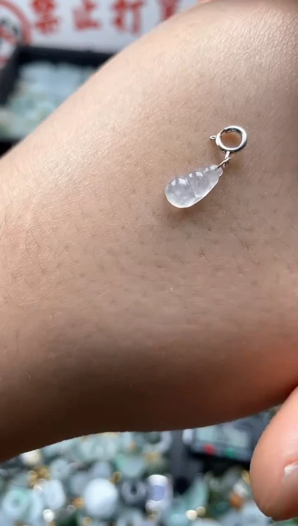 【闪购商品】翡翠颈饰未镶嵌哥哥