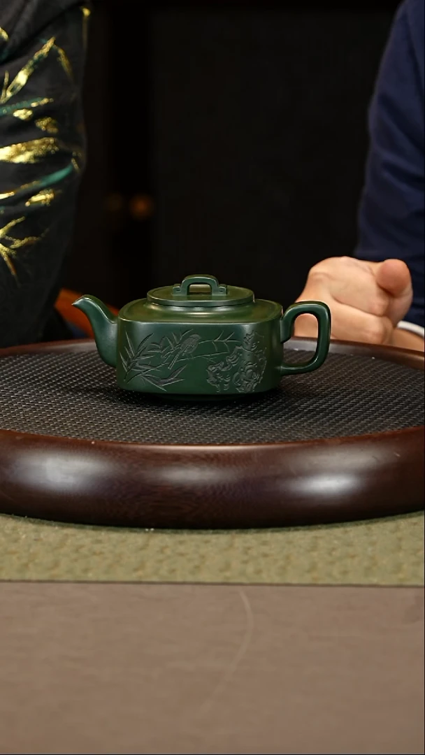 茶壶紫砂43 杨瑶芬 老绿泥 均玉 昌鸿刻绘 300cc