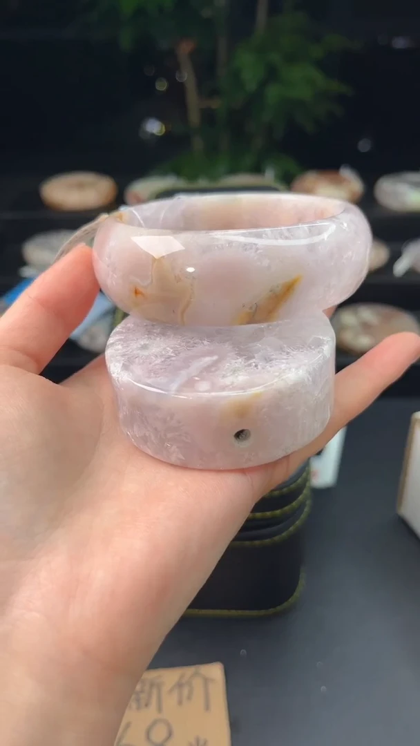 【闪购商品】石英质玉手镯未镶嵌赠送镯心（圈口62