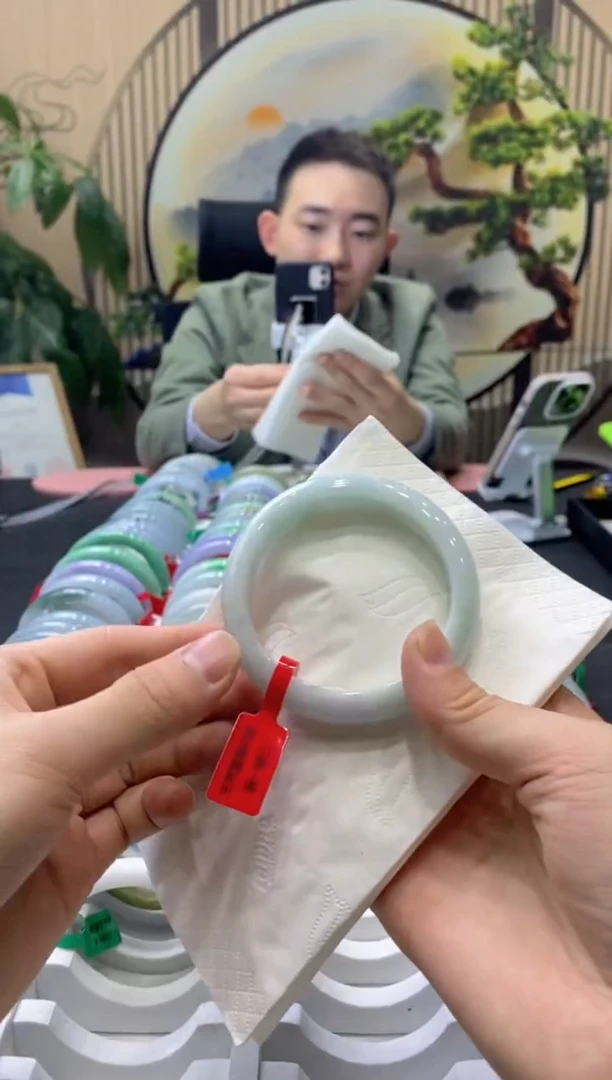 【闪购商品】翡翠手镯未镶嵌000014429