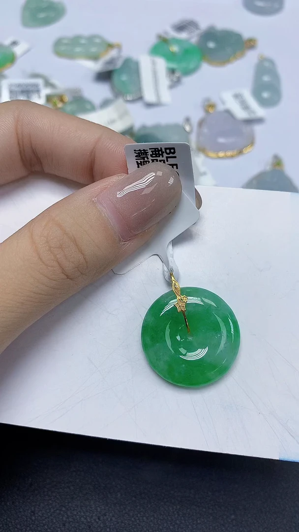 翡翠18K金镶嵌颈饰天然缅甸翡翠A货