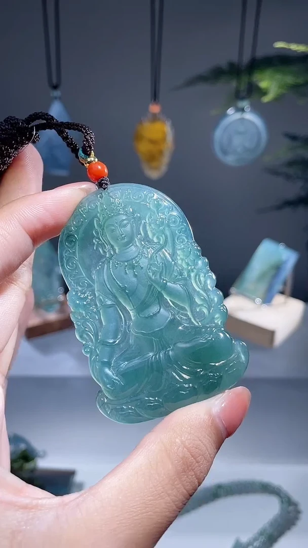 颈饰未镶嵌翡翠度母