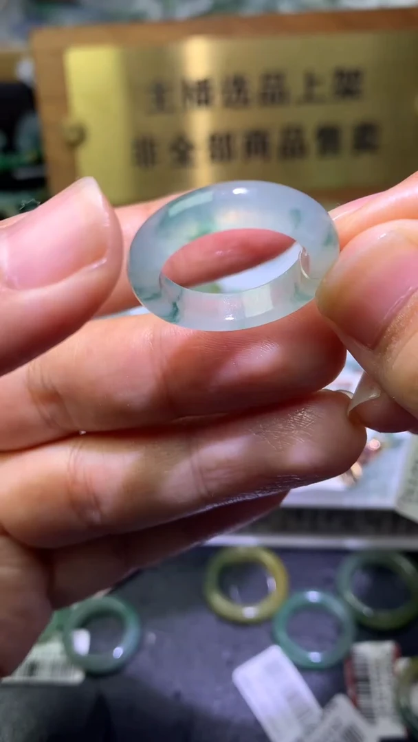 未镶嵌定制翡翠毛货