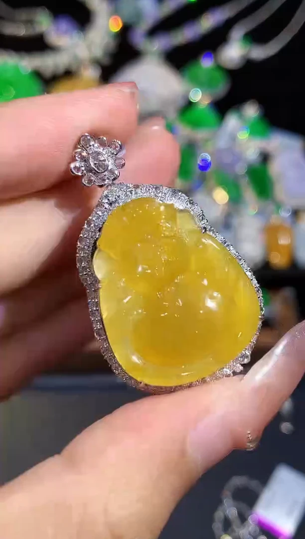 吊坠(不含链)18K金镶嵌翡翠小****V多样性发其一