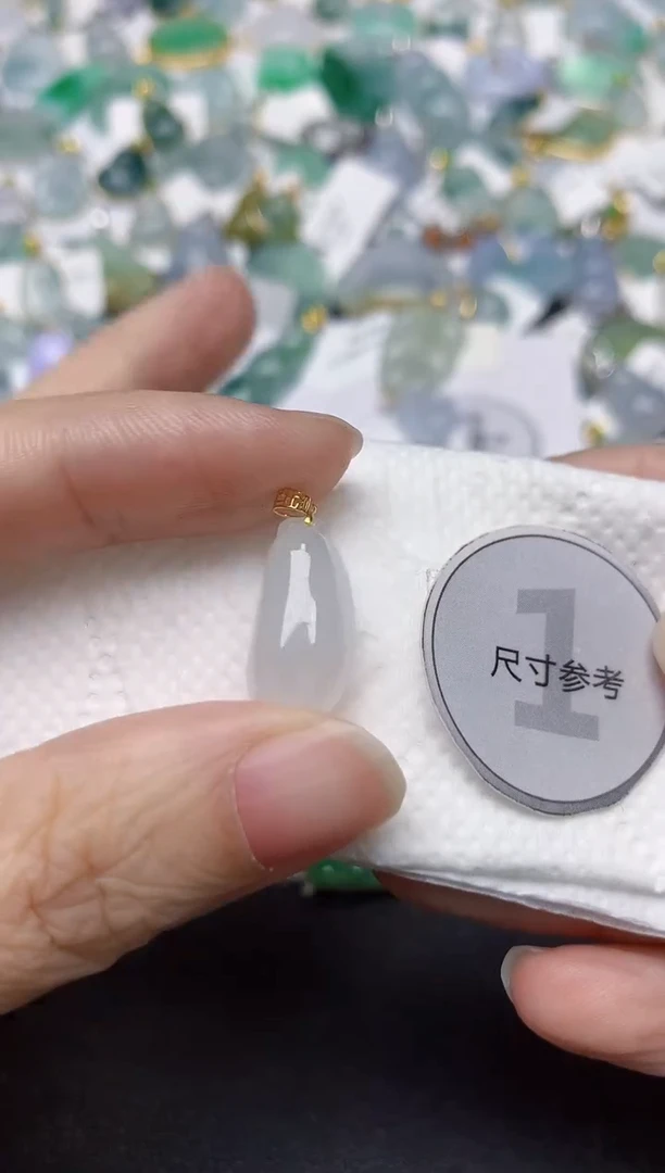 颈饰18K金镶嵌翡翠天然缅甸A货翡翠