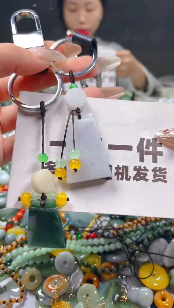 【闪购商品】翡翠颈饰未镶嵌一单一个多样性随机发一件