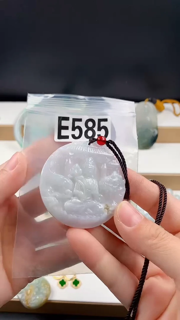 颈饰未镶嵌翡翠天然翡翠吊坠挂件